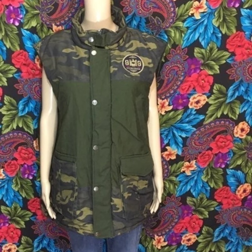 MEN’S Rocawear Soft Shell Camo Puffer Vest 2XL Snap Front Pockets Green XXL